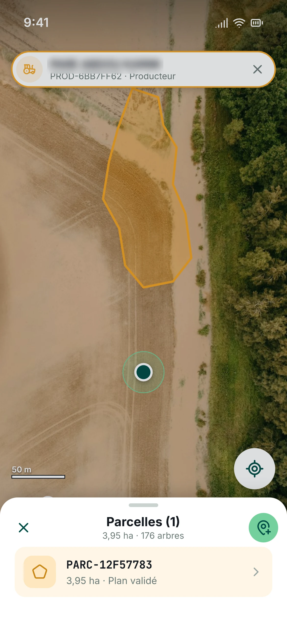 Écran « Parcelles » de l’application mobile Theo : parcelle d’un producteur tracée sur la carte, avec sa surface et son nombre d’arbres